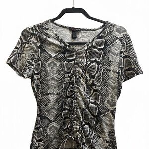 Stylish Snake Print Short Sleeve Tee - Black and Gray